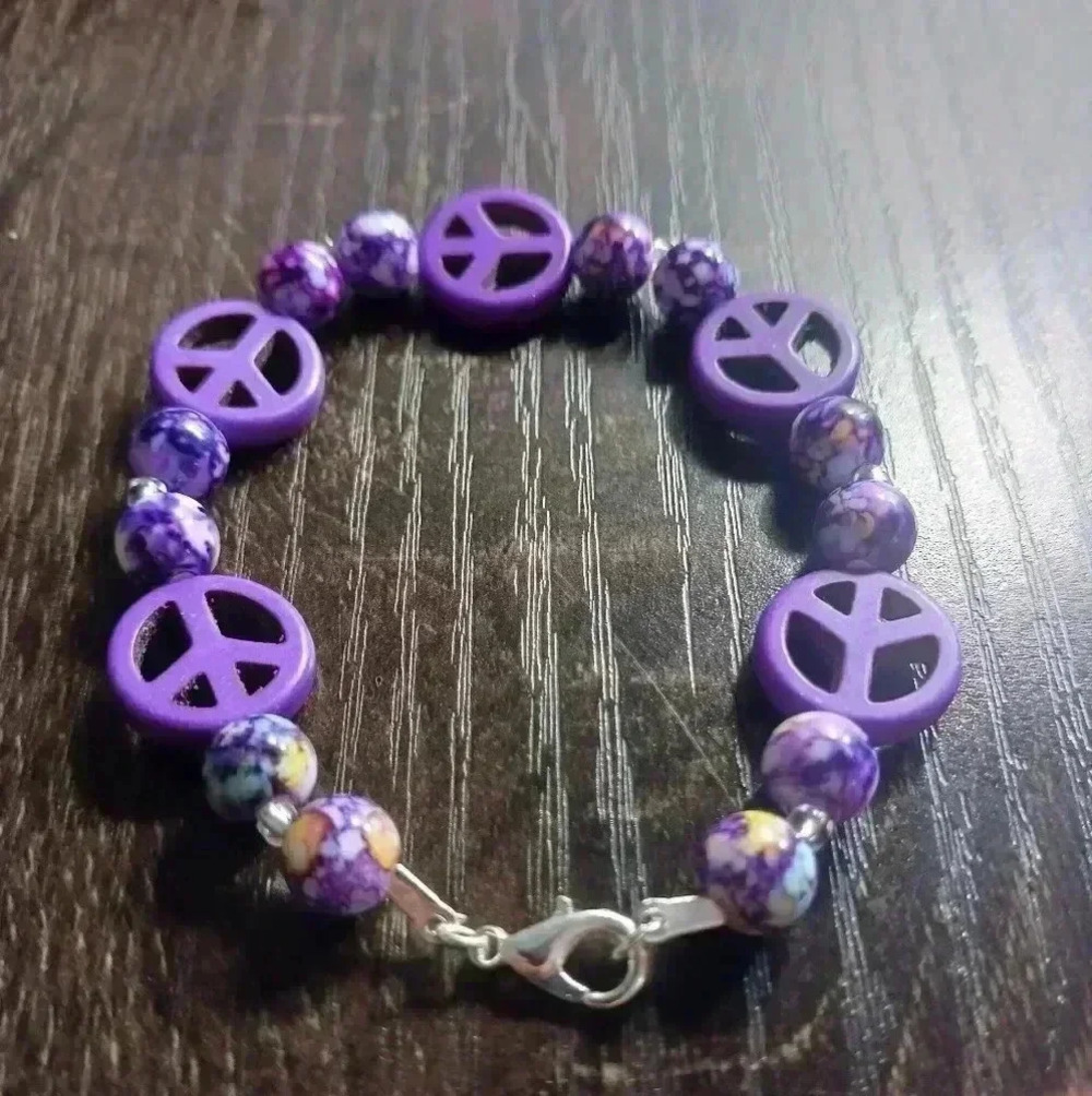 Purple peace sign bracelet - Picture 4 of 6
